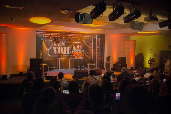 Kendji Girac en concert au CHU de Poitiers