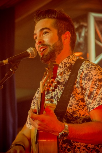 Kendji Girac en concert au CHU de Poitiers