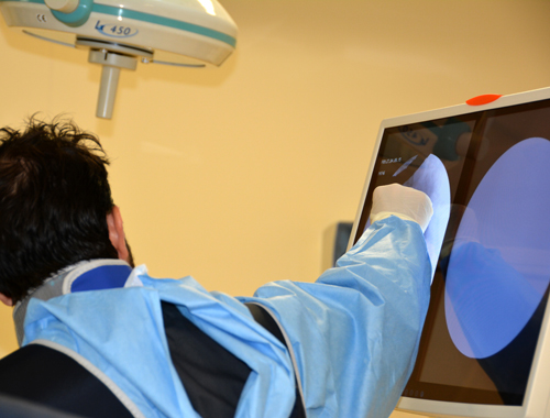 Neurostimulation médullaire : des neurochirurgiens du monde entier viennent se former à Poitiers
