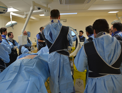 Neurostimulation médullaire : des neurochirurgiens du monde entier viennent se former à Poitiers