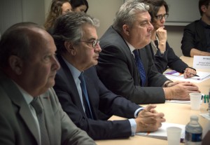 Jean-Pierre Dewitte, directeur général du CHU, Alain Claeys, député-maire de Poitiers et président du conseil de surveillance du CHU, et le préfet de région, Pierre Dartout.