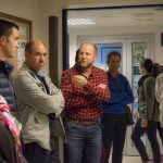 Les producteurs locaux ayant fourni les CHU pour le repas amélioré d'Octobre rose et Michel Caillé, secrétaire général de la FNSEA de la Vienne (en rouge au centre), avaient fait le déplacement pour aller à la rencontre des consommateurs.