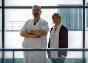 Olivier Hardy, cadre de santé en service médico-chirurgical de cardiologie, et Emmanuelle Luneau, cadre supérieure de santé du pôle coeur-poumons-vasculaire.