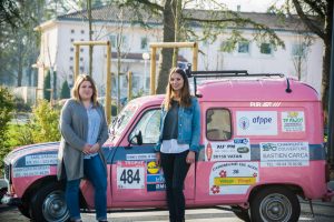 Marine Baldenweck et Marine Bonnin, étudiantes de l'Ifmem du CHU de Poitiers, ont participé au 4L Trophy à bord de l’équipage 484.