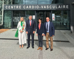 De gauche à droite : le Dr Tinia Snopek, Gérard Morales, gouverneur de la province de Jujuy, Cécile Beneux directrice des coopérations internationales au CHU de Poitiers, et Jacques Aumasson, directeur des relations internationales au conseil départemental de la Vienne.